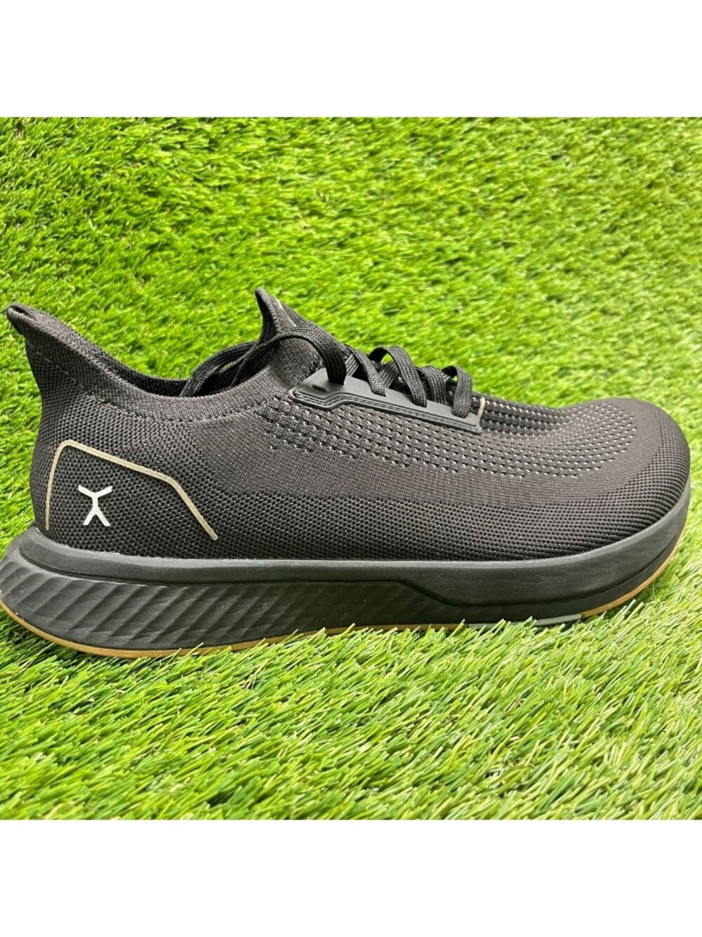 Flux Footwear Adapt Runner Black Gum Mens Size 10.5 Athletic Shoes Sneakers